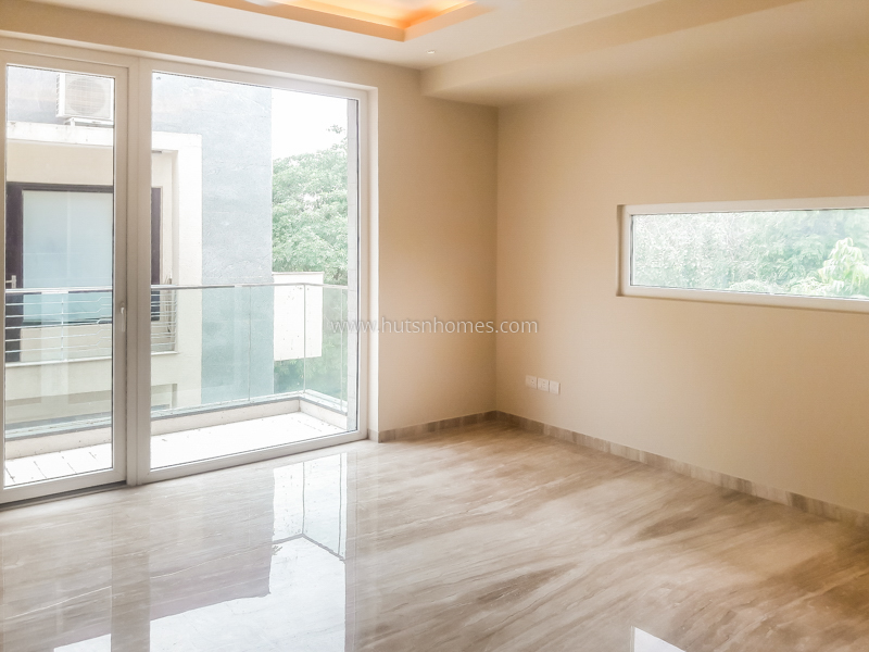 4 BHK Flat For Rent in Vasant Vihar