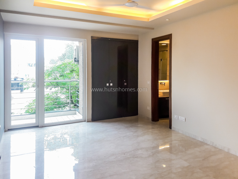 4 BHK Flat For Rent in Vasant Vihar
