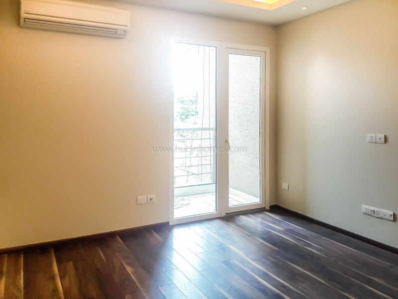 4 BHK Flat For Rent in Vasant Vihar