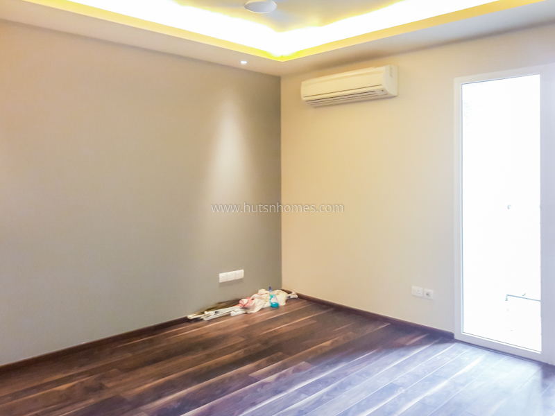 4 BHK Flat For Rent in Vasant Vihar