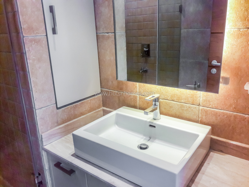 4 BHK Flat For Rent in Vasant Vihar