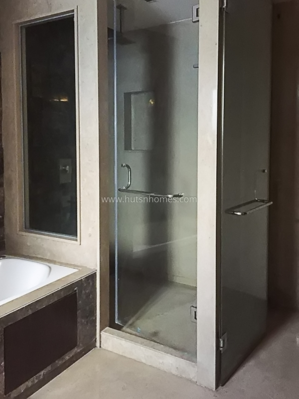 4 BHK Duplex For Rent in Vasant Vihar