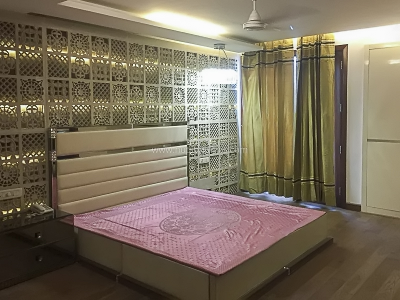 4 BHK Duplex For Rent in Vasant Vihar