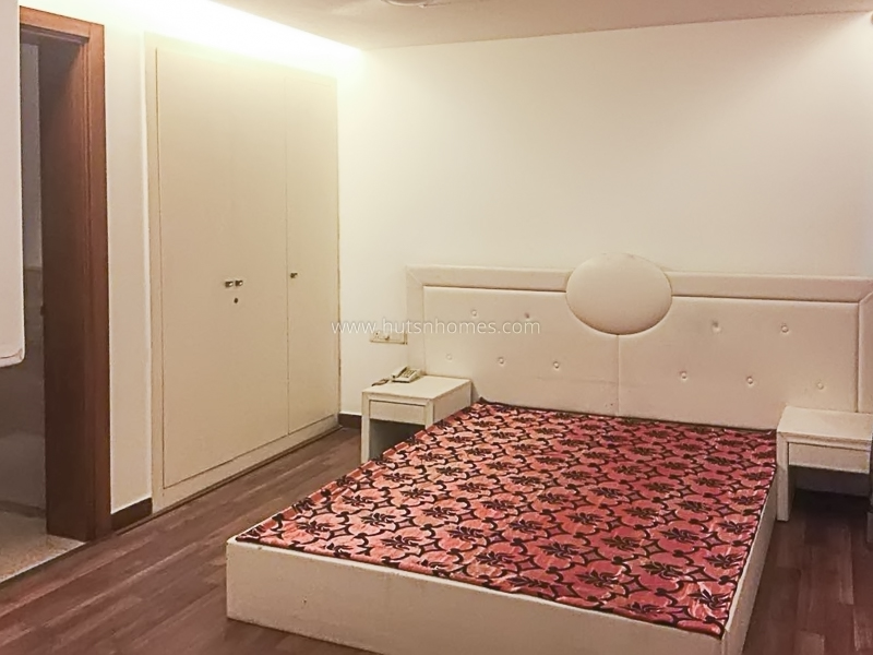 4 BHK Duplex For Rent in Vasant Vihar