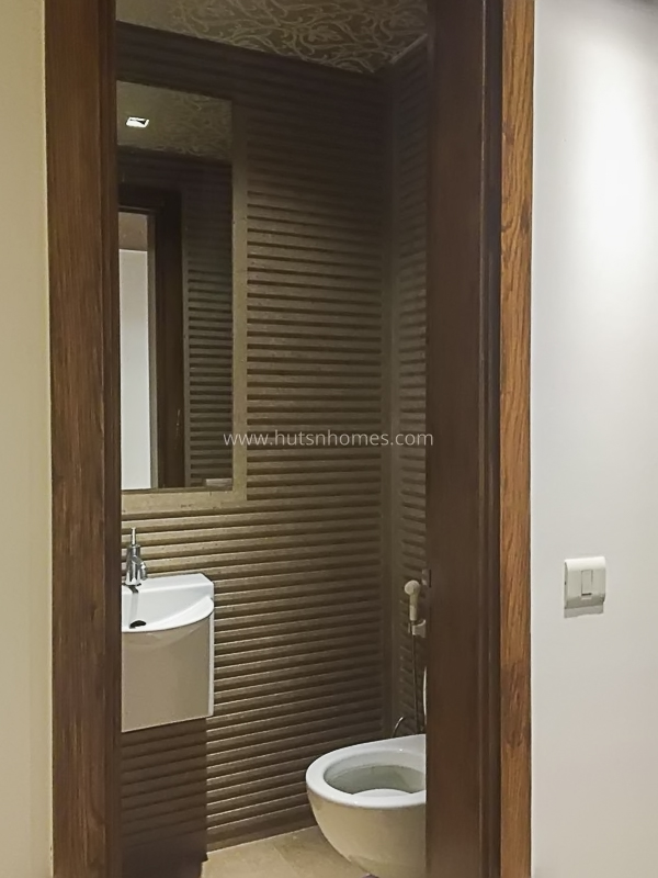 4 BHK Duplex For Rent in Vasant Vihar