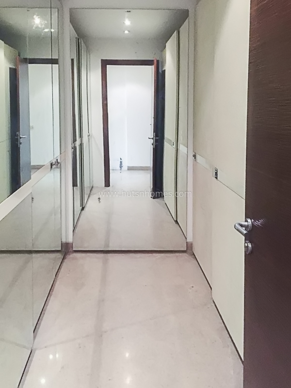 4 BHK Duplex For Rent in Vasant Vihar