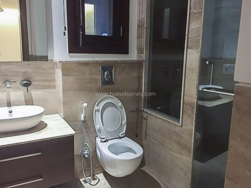 4 BHK Duplex For Rent in Vasant Vihar