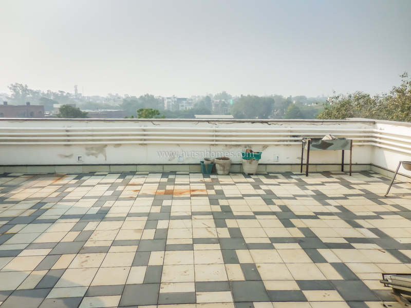 4 BHK Flat For Rent in Vasant Vihar