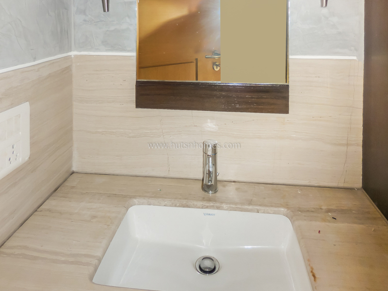 4 BHK Flat For Rent in Vasant Vihar