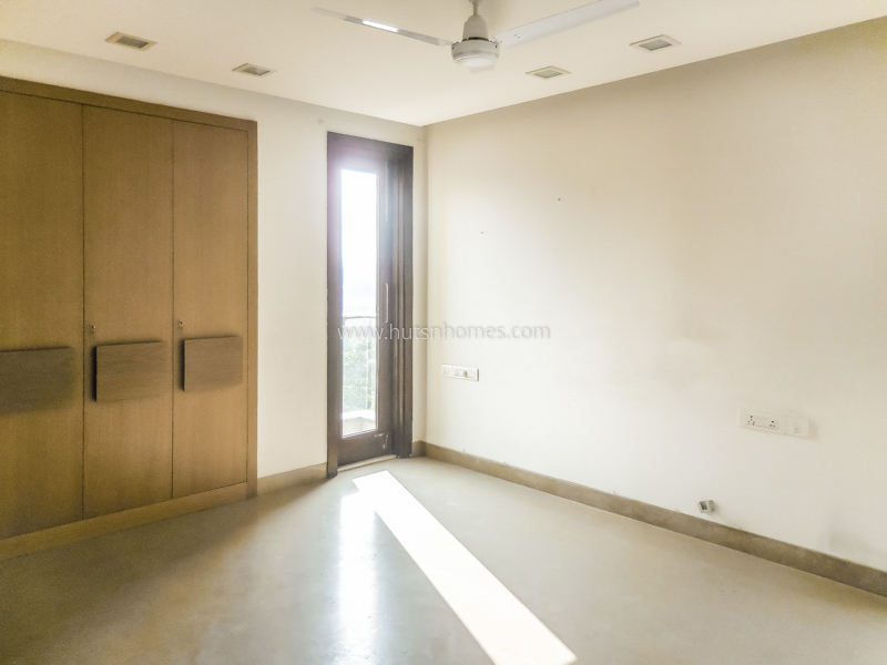4 BHK Flat For Rent in Vasant Vihar