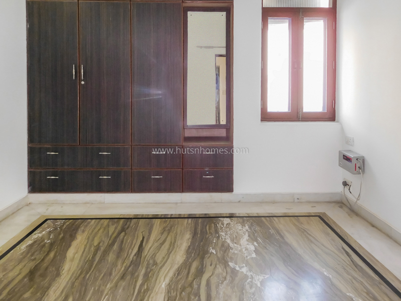 4 BHK Flat For Rent in Vasant Vihar