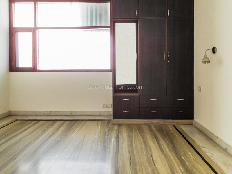 4 BHK Flat For Rent in Vasant Vihar