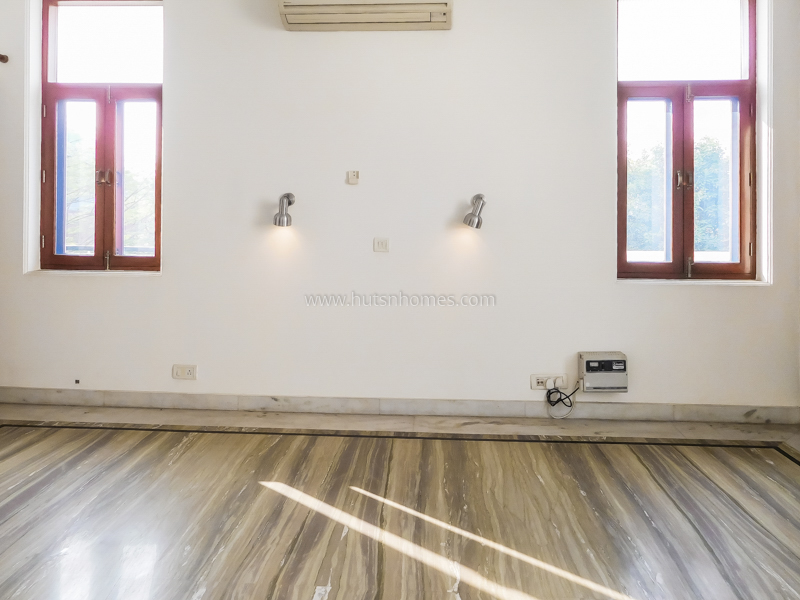 4 BHK Flat For Rent in Vasant Vihar
