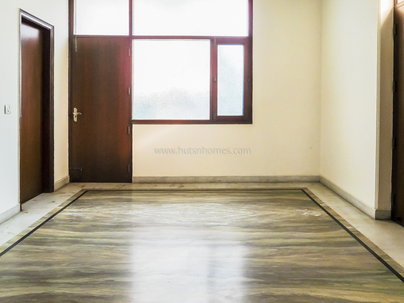 4 BHK Flat For Rent in Vasant Vihar