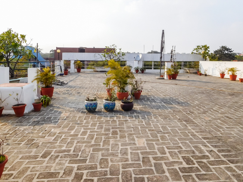 4 BHK Flat For Rent in Vasant Vihar