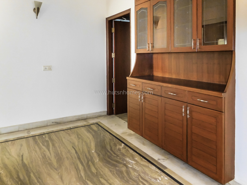 4 BHK Flat For Rent in Vasant Vihar