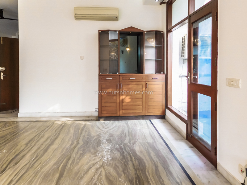 4 BHK Flat For Rent in Vasant Vihar