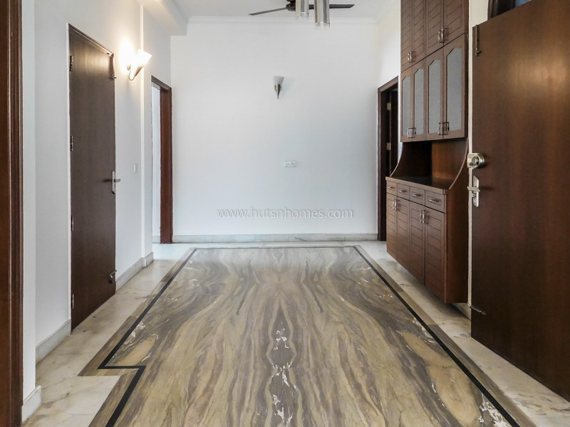 4 BHK Flat For Rent in Vasant Vihar