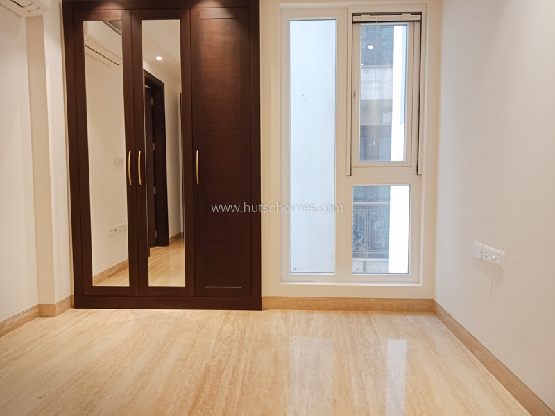 4 BHK Flat For Rent in Vasant Vihar