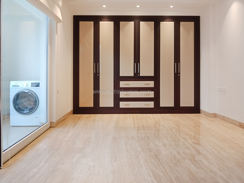 4 BHK Flat For Rent in Vasant Vihar
