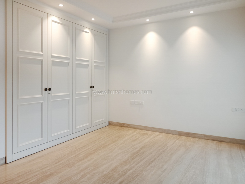 4 BHK Flat For Rent in Vasant Vihar