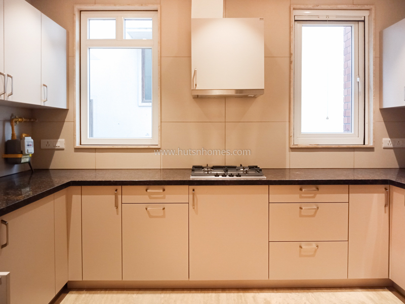 4 BHK Flat For Rent in Vasant Vihar
