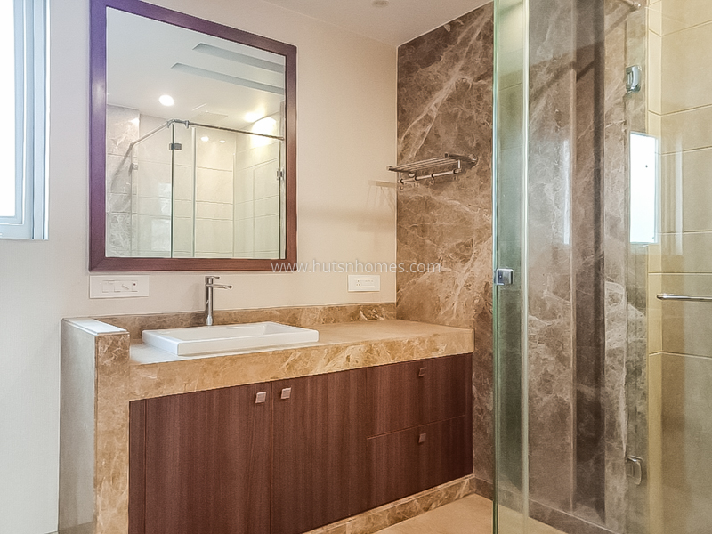4 BHK Flat For Rent in Vasant Vihar