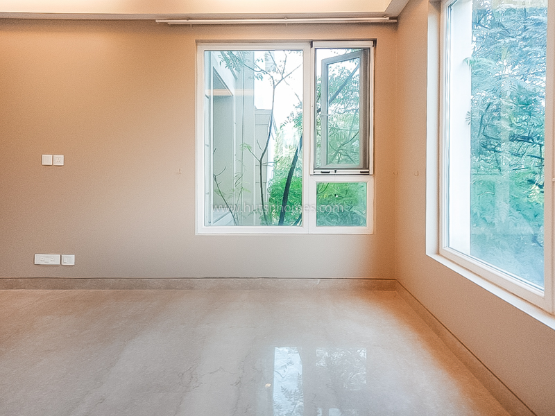 4 BHK Flat For Rent in Vasant Vihar