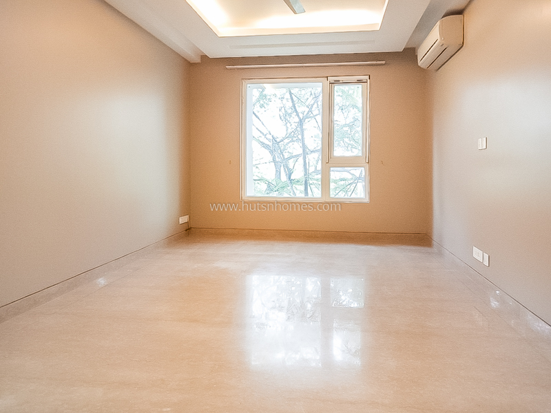 4 BHK Flat For Rent in Vasant Vihar