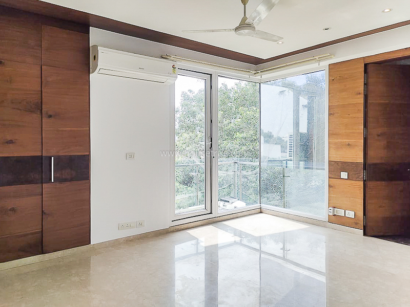 4 BHK Flat For Rent in Vasant Vihar