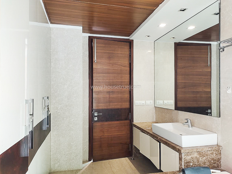 4 BHK Flat For Rent in Vasant Vihar