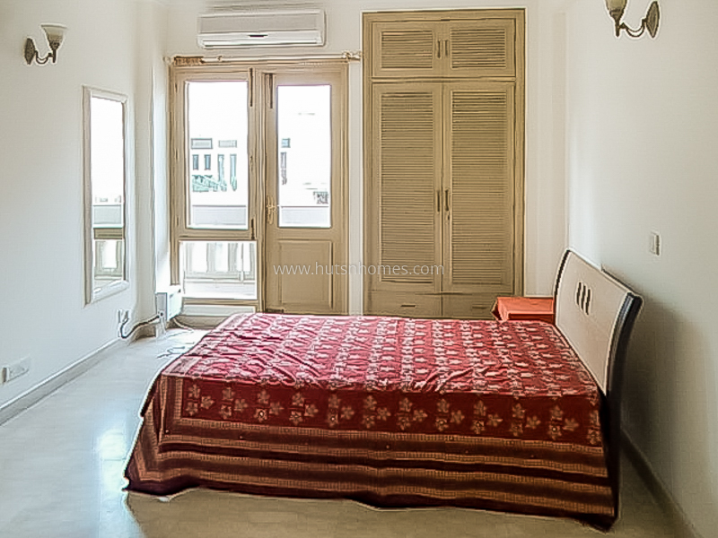 3 BHK Flat For Rent in Chanakyapuri