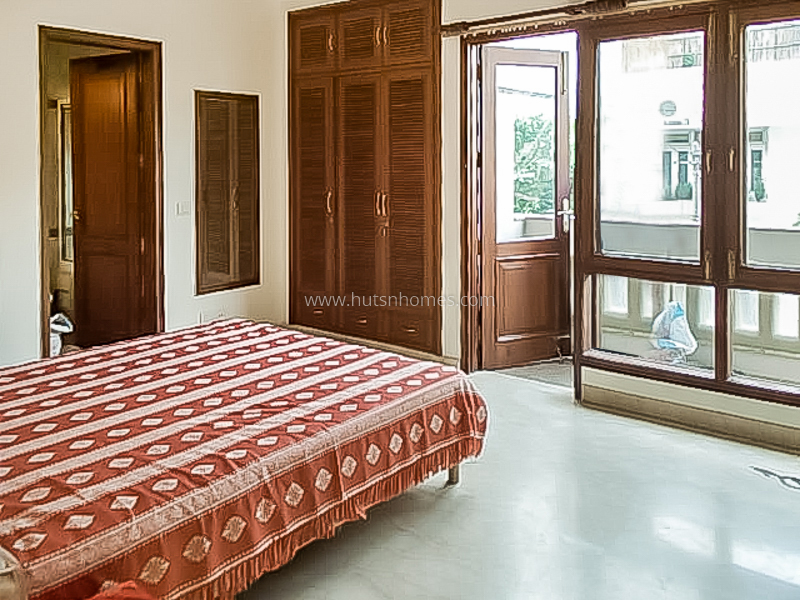 3 BHK Flat For Rent in Chanakyapuri