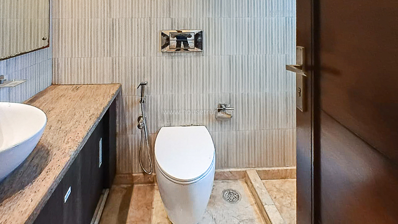 3 BHK Flat For Rent in Chanakyapuri