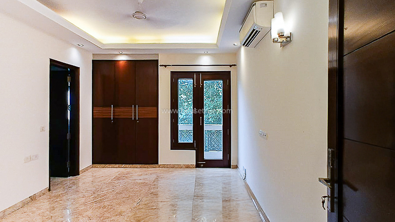3 BHK Flat For Rent in Chanakyapuri