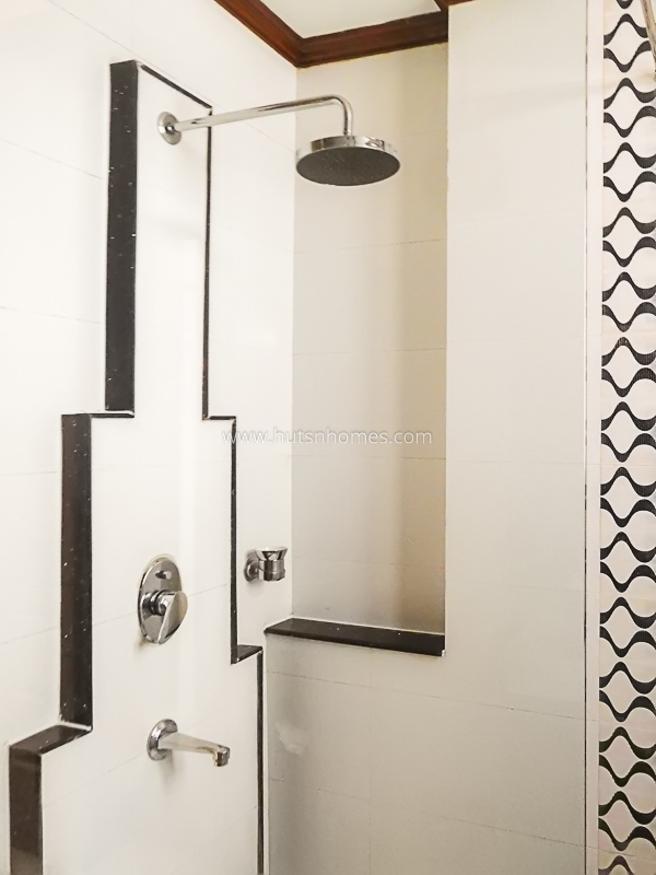 3 BHK Builder Floor For Rent in Chanakyapuri