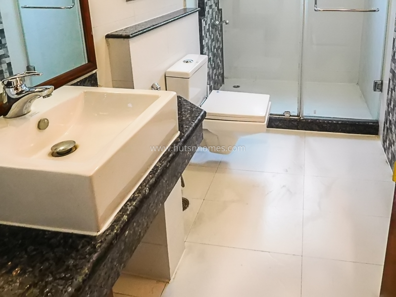 3 BHK Builder Floor For Rent in Chanakyapuri