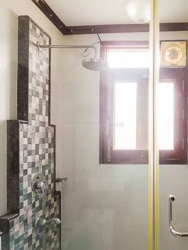 3 BHK Builder Floor For Rent in Chanakyapuri