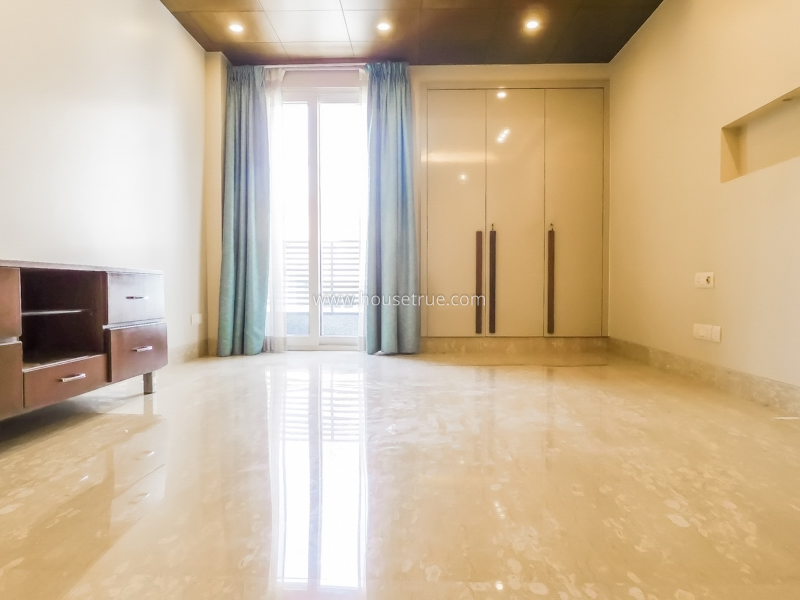 4 BHK Flat For Rent in Vasant Vihar