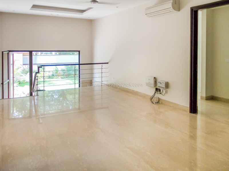 3 BHK Duplex For Rent in Chanakyapuri