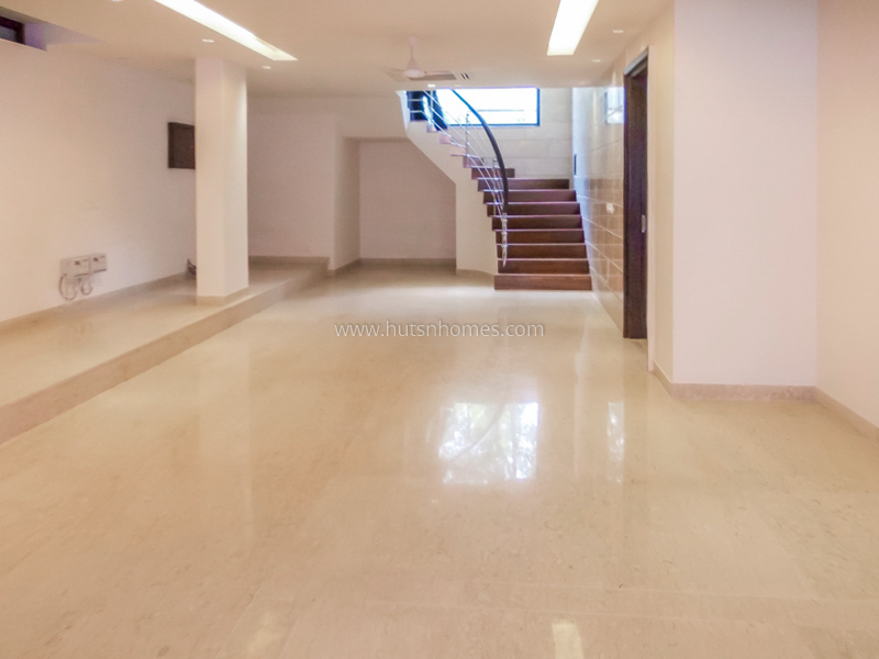 3 BHK Duplex For Rent in Chanakyapuri