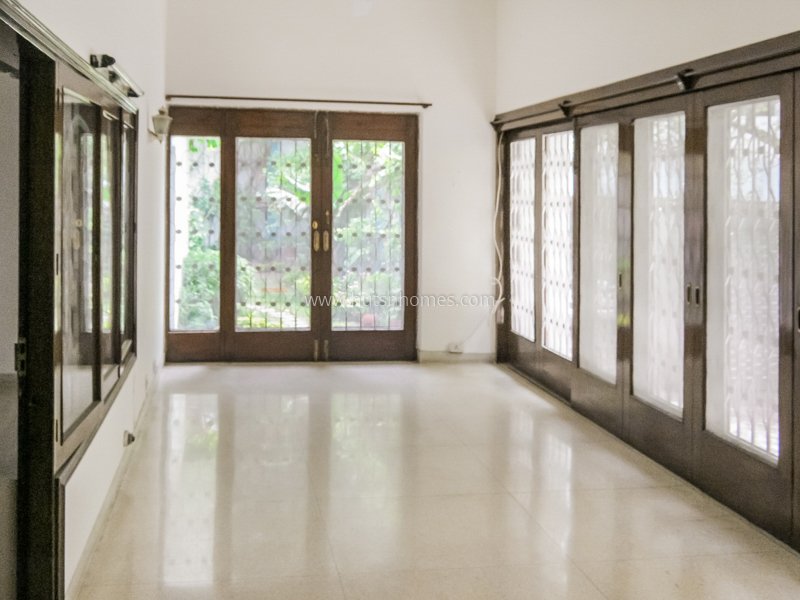 4 BHK Flat For Rent in Hauz Khas Enclave
