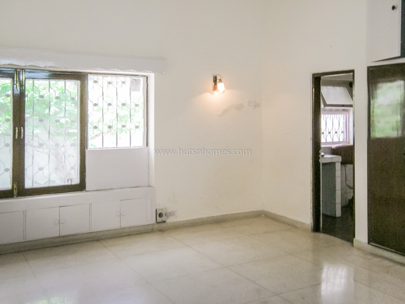 4 BHK Flat For Rent in Hauz Khas Enclave