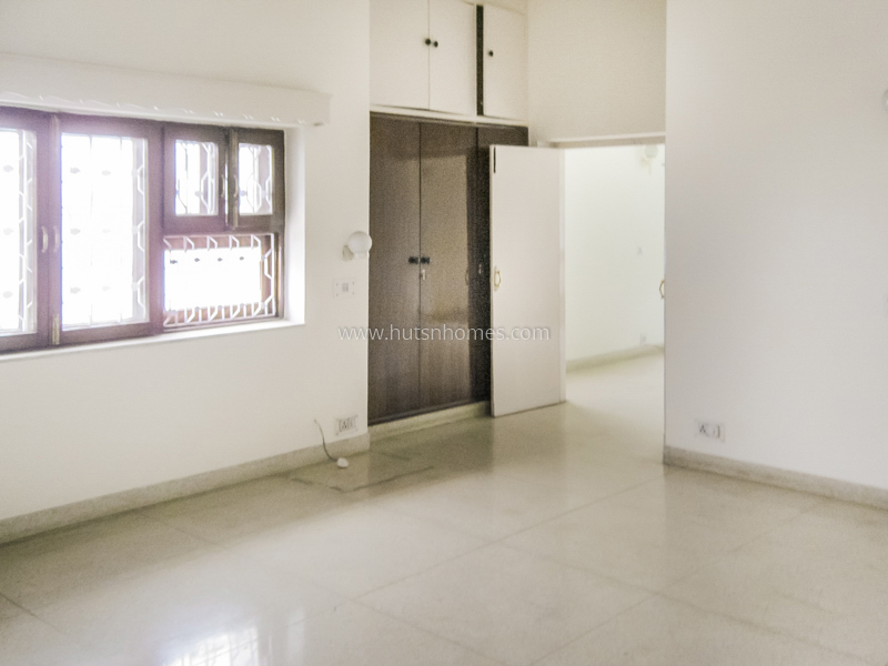 4 BHK Flat For Rent in Hauz Khas Enclave
