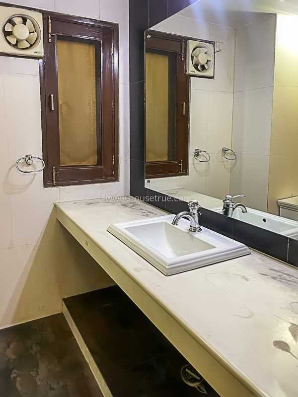 3 BHK Flat For Rent in Vasant Vihar