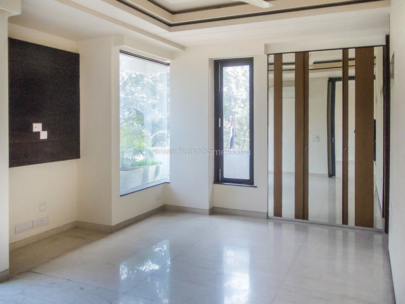 4 BHK Flat For Rent in Vasant Vihar