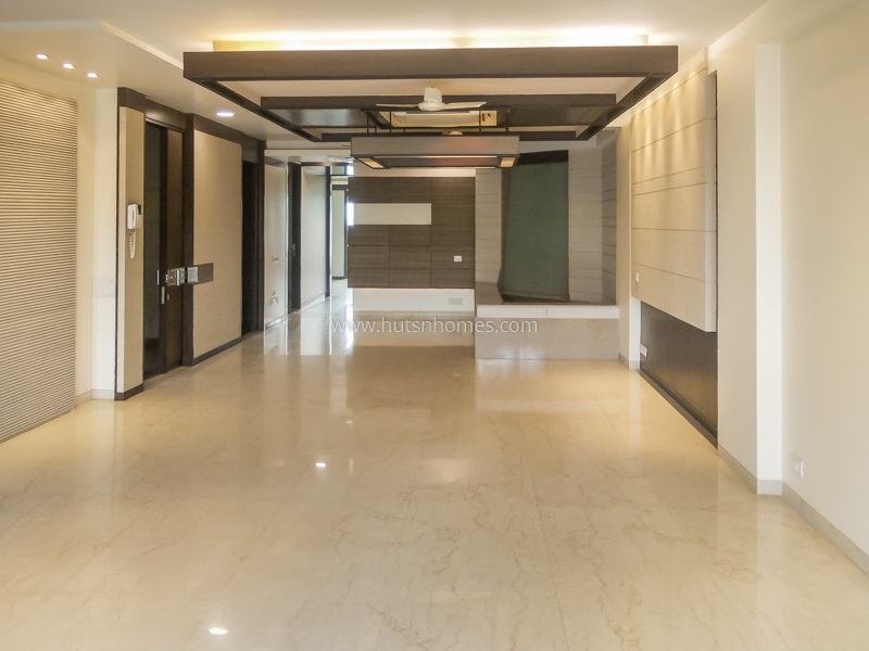 4 BHK Flat For Rent in Vasant Vihar