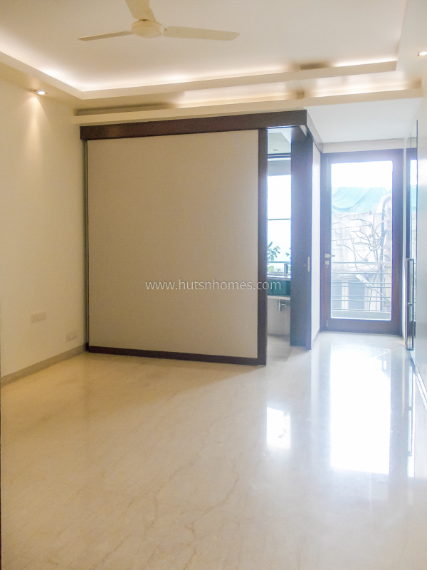 4 BHK Flat For Rent in Vasant Vihar