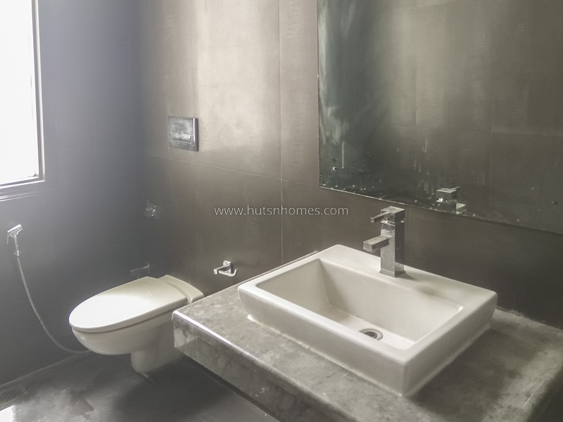 5 BHK Farm House For Rent in Radhey Mohan Drive