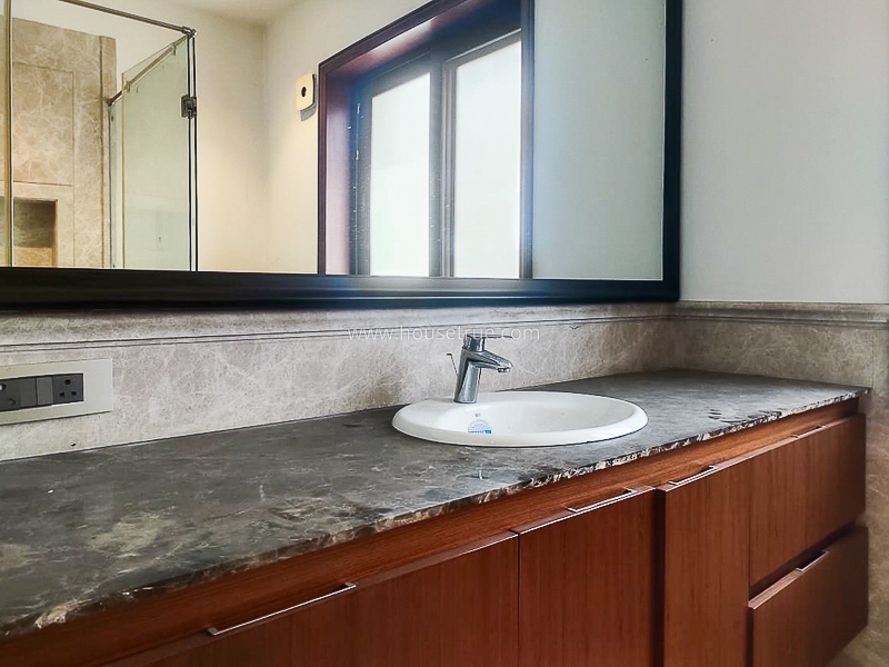 4 BHK Duplex For Rent in Vasant Vihar
